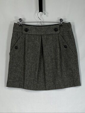 Banana Republic Vintage Gray Wool Herringbone Pleated Mini Skirt Button Size 8